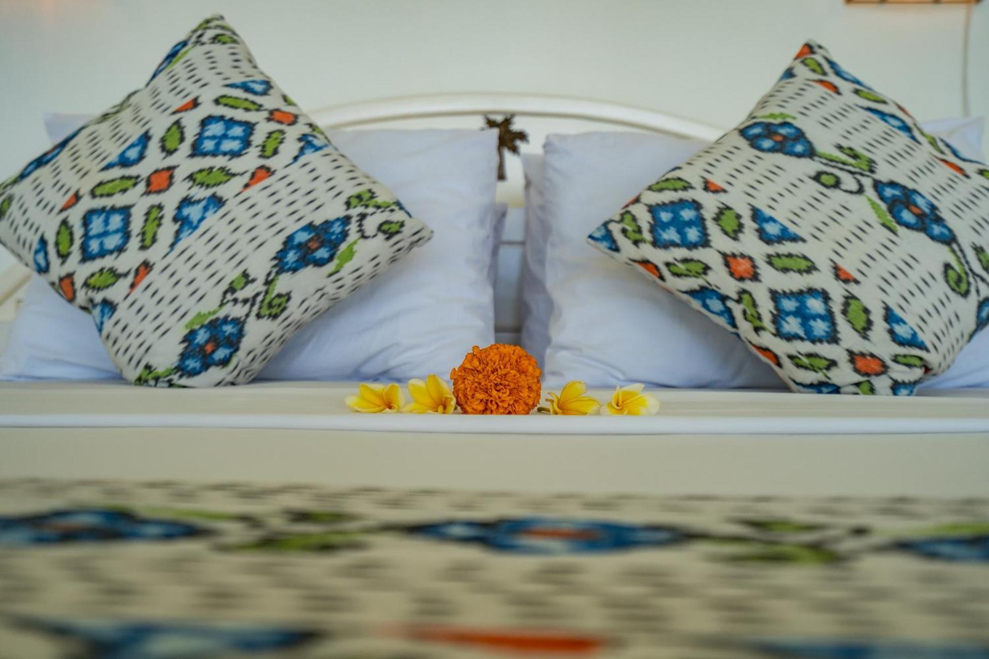 Senang Resort Tianyar Екстериор снимка